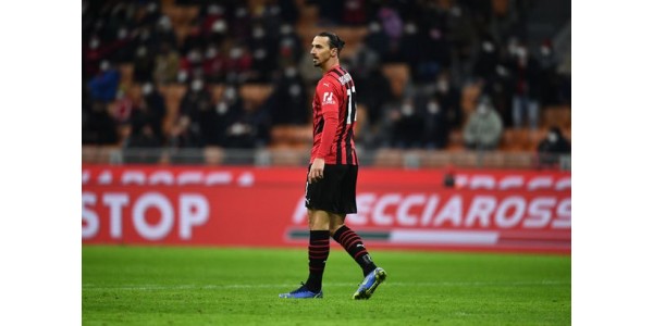 Zlatan Ibrahimović propustio je priliku da razbije manjak lopte u kaznenom udarcu